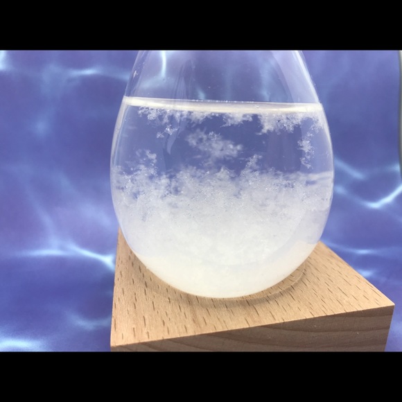 Beautiful glass water drop weather forecaster - Picture 5 of 12
